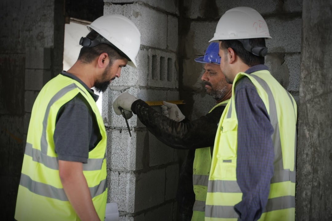 Der Fachkräftemangel in der Bau- und Infrastrukturbranche: Herausforderung oder Chance?